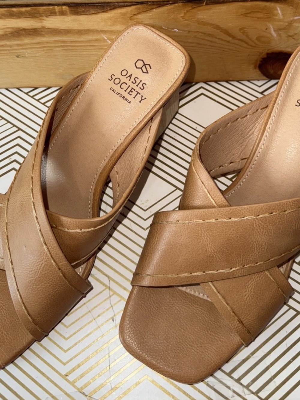 OASIS SOCIETY Criss Cross Heel Sandal Size 7.5